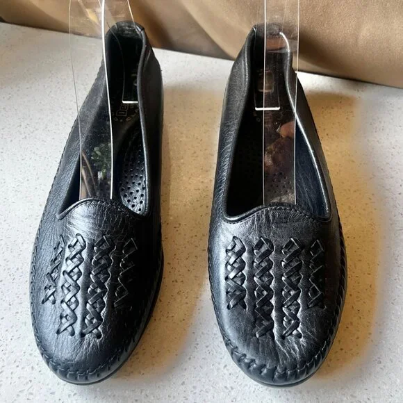 Dexter Womens Size 9 M Black Leather Slip On Shoes - Picture 2 of 11